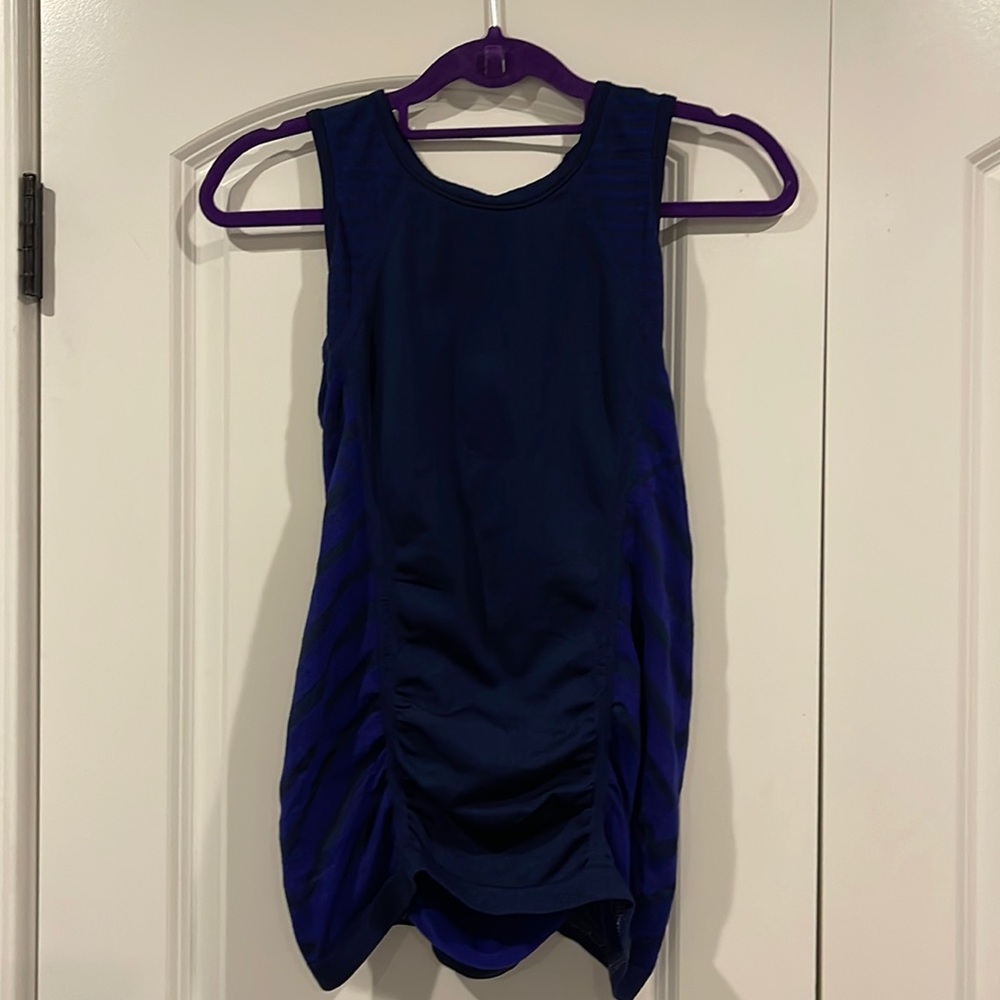 Athleta tshirt